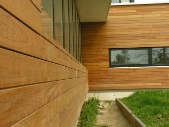 Обшивка дерев'яного будинку: різновиди та етапи монтажу