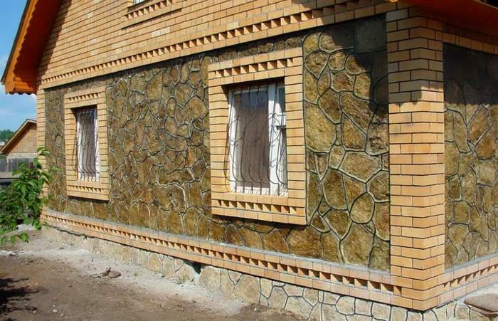 Отделка фасадов домов натуральным камнем